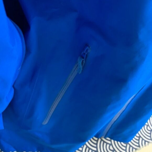 Gorgeous Arct'erix beta LT jacket, size L, in excellent condition - Picture 5 of 9